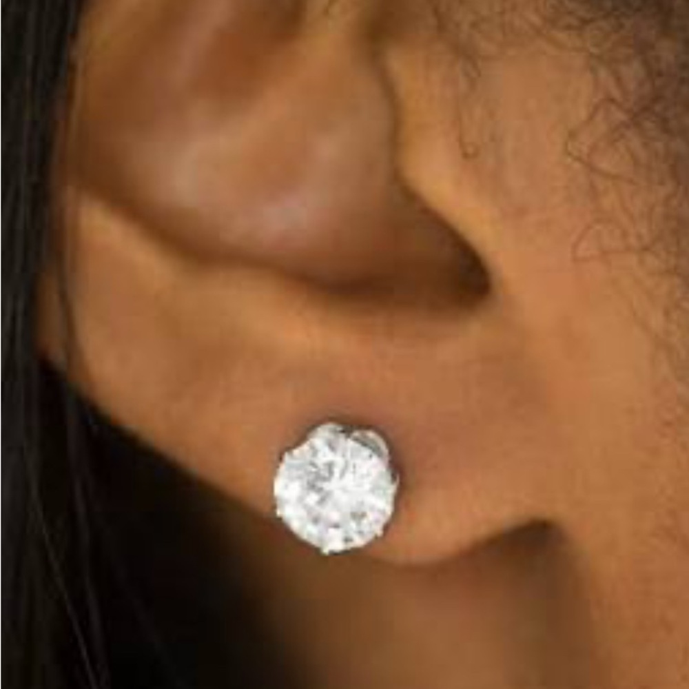 Paparazzi Silver Solitaire Earrings